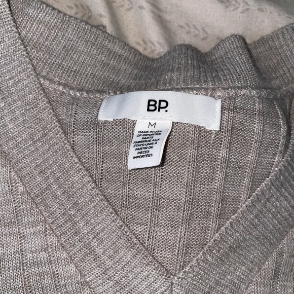 Reagan Ribbed Cropped Sweater - Picture 5 of 6